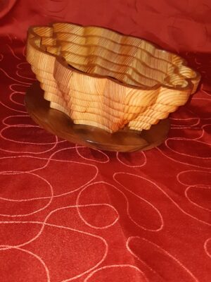Corbeille avec socle