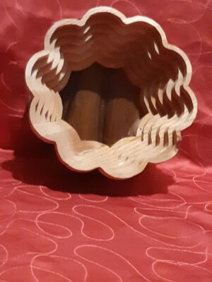 Corbeille avec socle