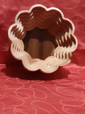 Corbeille avec socle