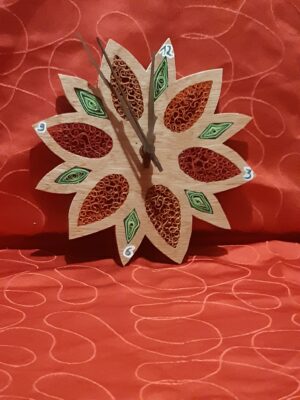 Pendule fleur bois quilling
